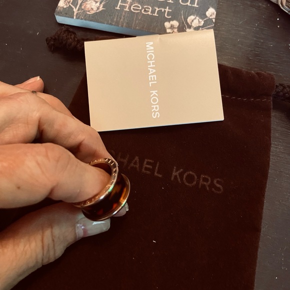 MICHAEL KORS ring six 7 EUC rose gold and tortoise - Picture 3 of 3